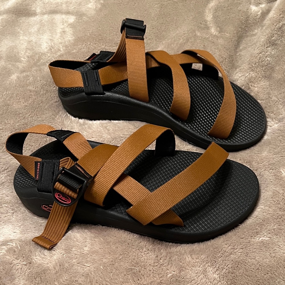 New Mens size 11 CHACO Z1 Sandals. (NO BOX)